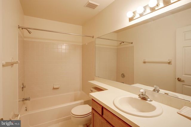 128 KETTLEBROOK DR, Mount Laurel, NJ 08054