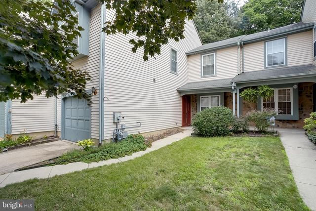 128 KETTLEBROOK DR, Mount Laurel, NJ 08054