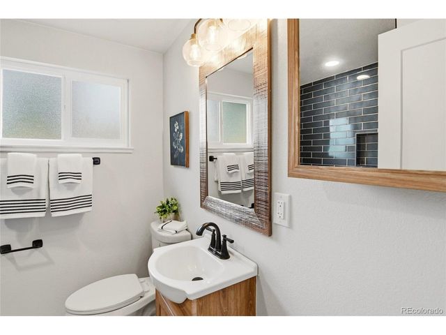3075 S Emerson Way, Englewood, CO 80113