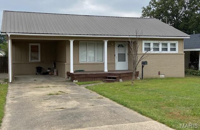 805 W Bain Street, Dexter, MO 63841