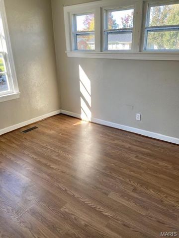 805 W Bain Street, Dexter, MO 63841