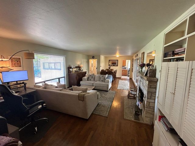906 Bautista Drive, Salinas, CA 93901