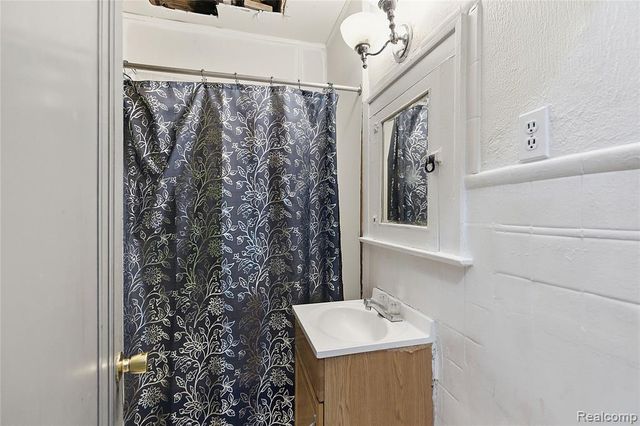 7098 Lafayette Boulevard, Detroit, MI 48209