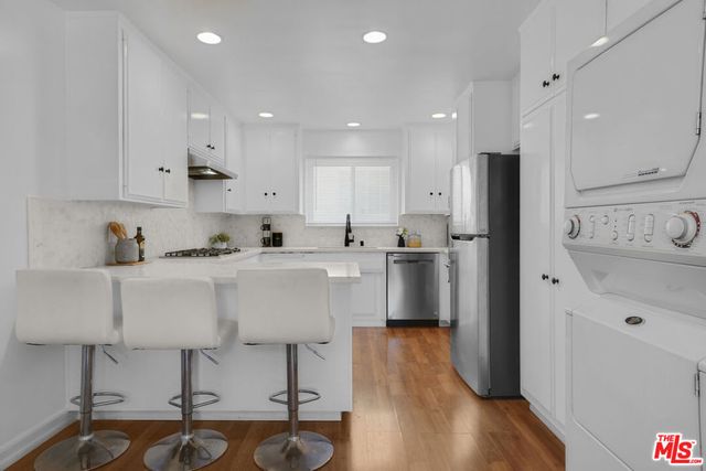 6740 Springpark Avenue 101, Los Angeles, CA 90056