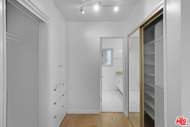6740 Springpark Avenue 101, Los Angeles, CA 90056