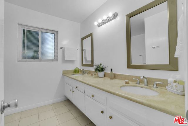 6740 Springpark Avenue 101, Los Angeles, CA 90056