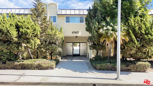 6740 Springpark Avenue 101, Los Angeles, CA 90056