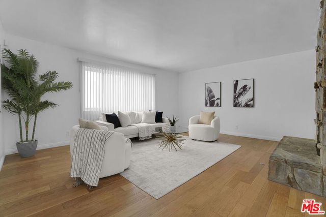 6740 Springpark Avenue 101, Los Angeles, CA 90056