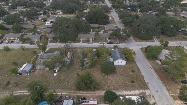 732 Trade, Pleasanton, TX 78064