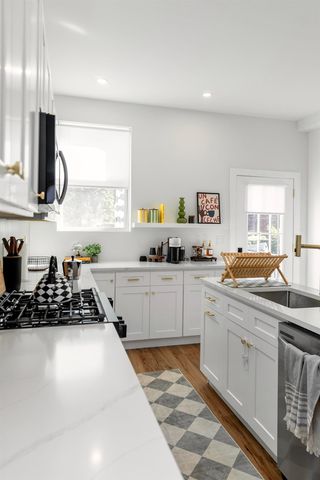 97 HARMON ST, Jc, Bergen-lafayett, NJ 07304