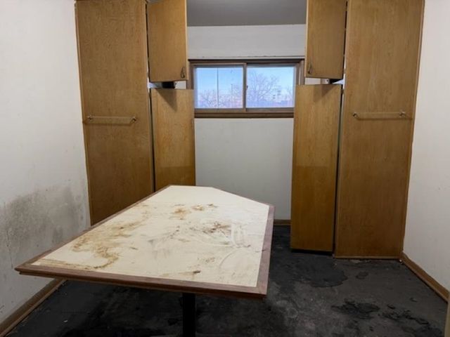 1732 Fairmount St, Wichita, KS 67208