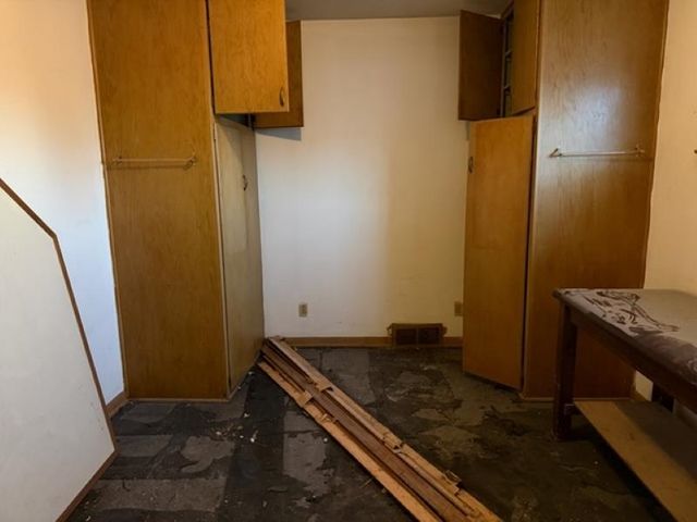 1732 Fairmount St, Wichita, KS 67208