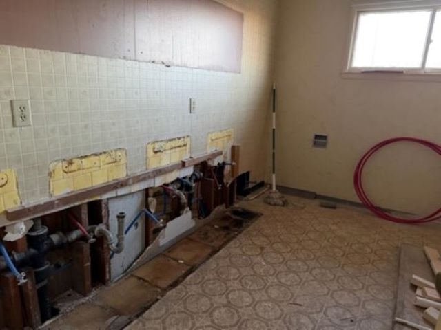 1732 Fairmount St, Wichita, KS 67208