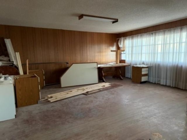 1732 Fairmount St, Wichita, KS 67208