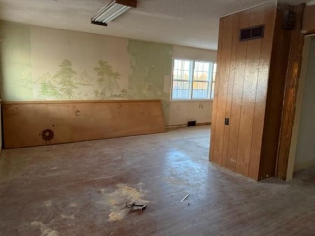 1732 Fairmount St, Wichita, KS 67208