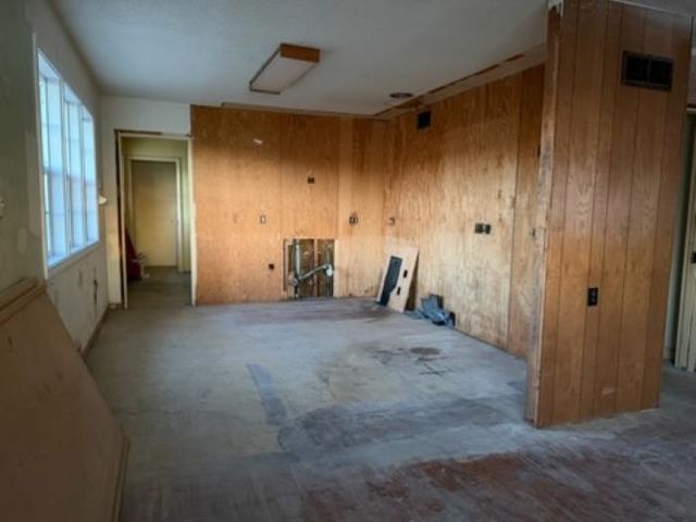 1732 Fairmount St, Wichita, KS 67208