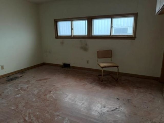 1732 Fairmount St, Wichita, KS 67208