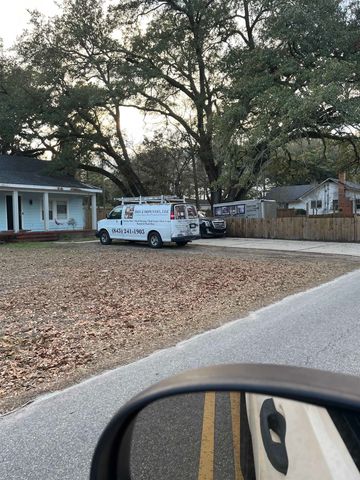 415 Live Oak St., Conway, SC 29526