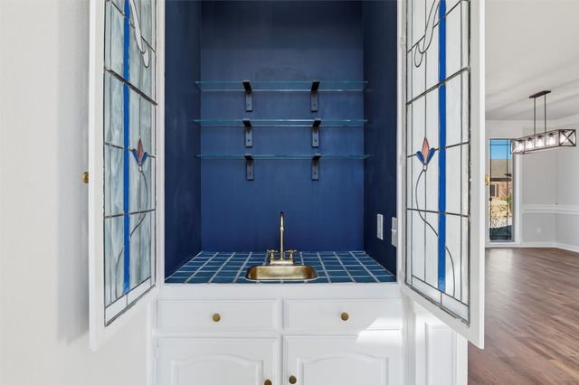 4705 Villa Vera Drive, Arlington, TX 76017