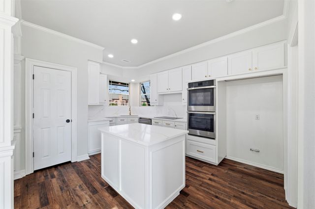 4705 Villa Vera Drive, Arlington, TX 76017