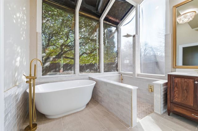 4705 Villa Vera Drive, Arlington, TX 76017