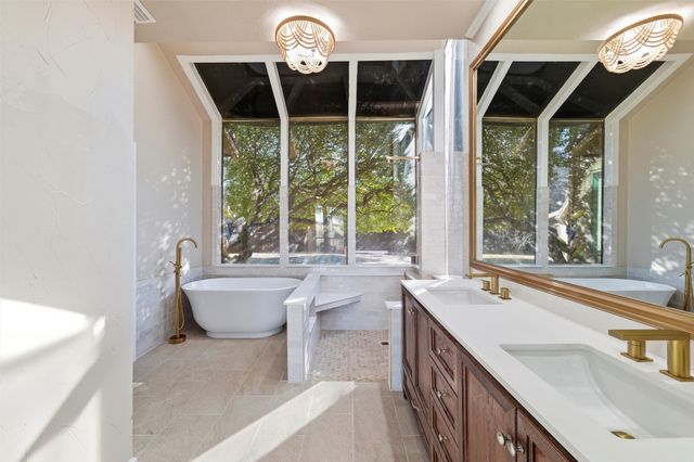 4705 Villa Vera Drive, Arlington, TX 76017