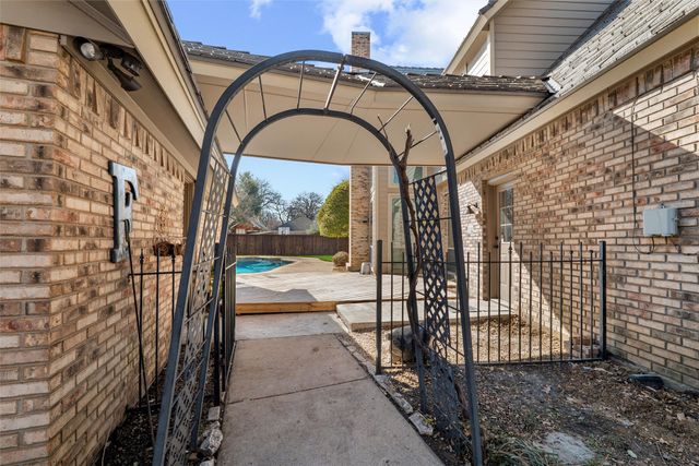 4705 Villa Vera Drive, Arlington, TX 76017