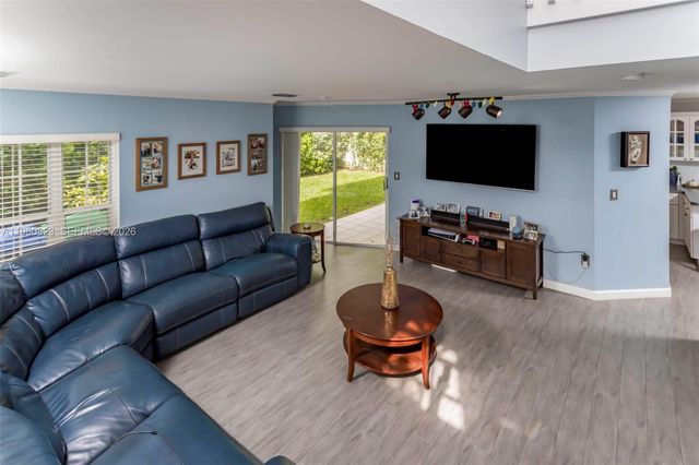 11351 SW 63rd Ter, Miami, FL 33173