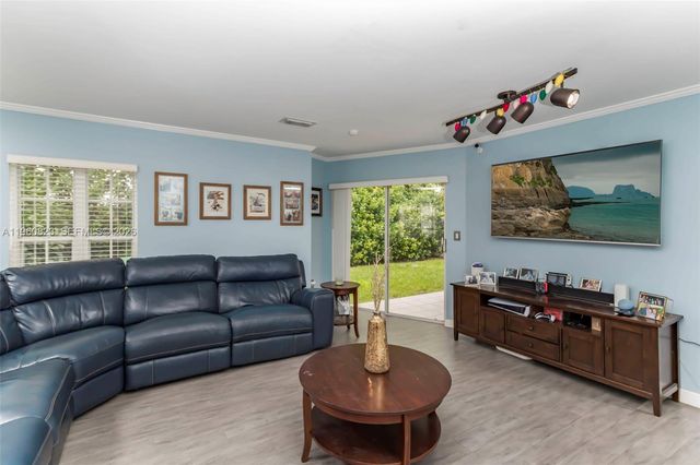 11351 SW 63rd Ter, Miami, FL 33173