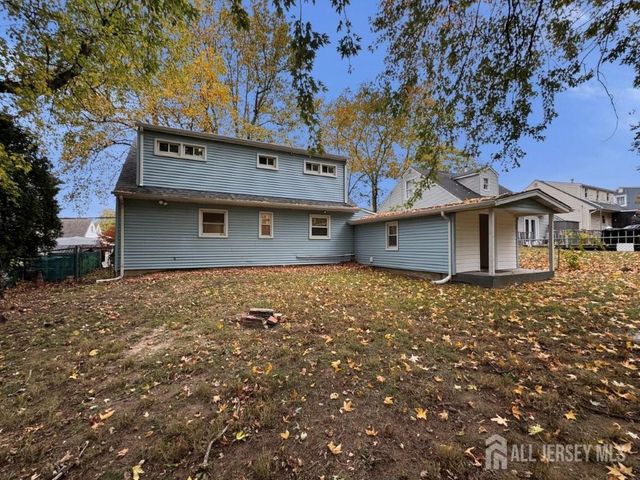 41 Kendall Drive, Sayreville, NJ 08859