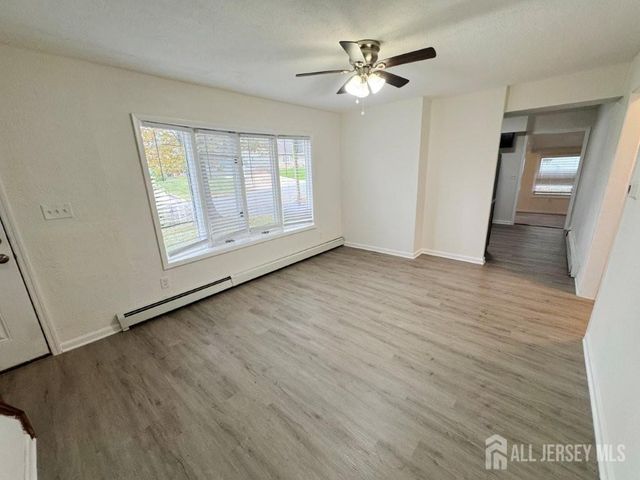 41 Kendall Drive, Sayreville, NJ 08859