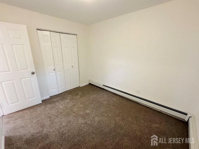 41 Kendall Drive, Sayreville, NJ 08859