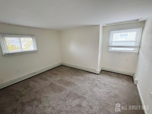 41 Kendall Drive, Sayreville, NJ 08859