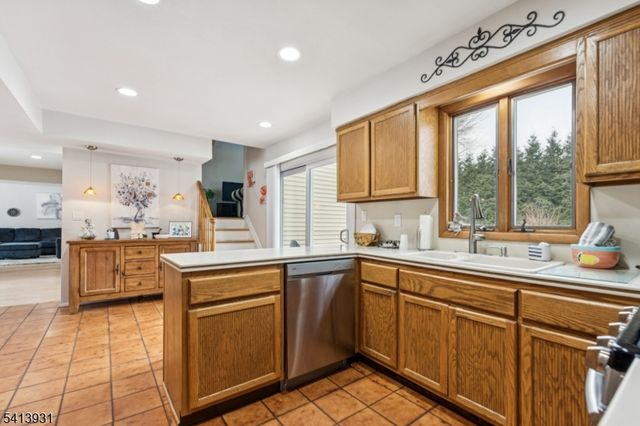 140 Sycamore Ave, Freehold Twp., NJ 07728