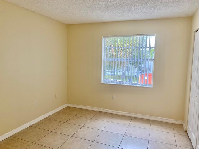 405 Executive Center Drive 208, West Palm Beach, FL 33401