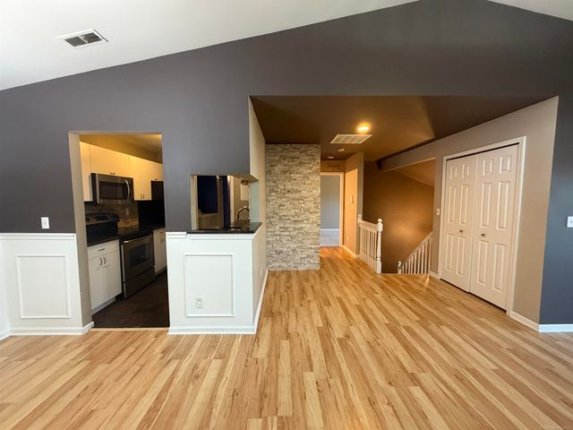 5872 Pine Aires Drive, Sterling Heights, MI 48314