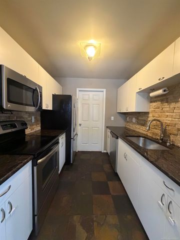 5872 Pine Aires Drive, Sterling Heights, MI 48314