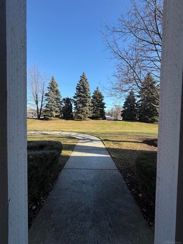 5872 Pine Aires Drive, Sterling Heights, MI 48314