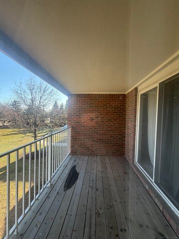 5872 Pine Aires Drive, Sterling Heights, MI 48314