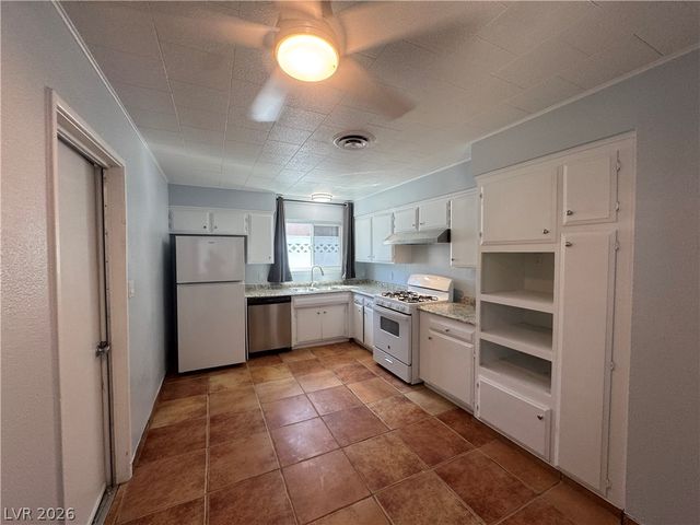 4012 Via Vaquero Avenue, Las Vegas, NV 89102