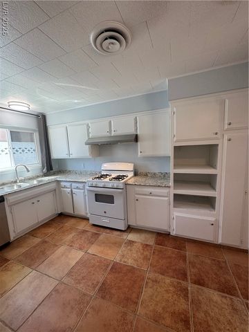4012 Via Vaquero Avenue, Las Vegas, NV 89102