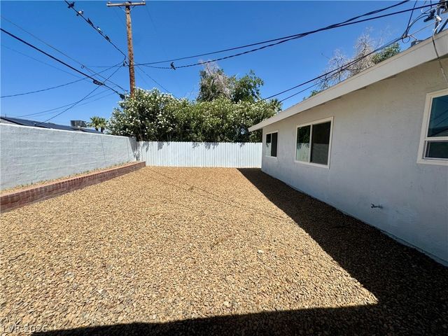 4012 Via Vaquero Avenue, Las Vegas, NV 89102