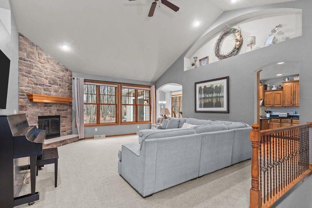 4231 WESTVIEW LANE, Oshkosh, WI 54904