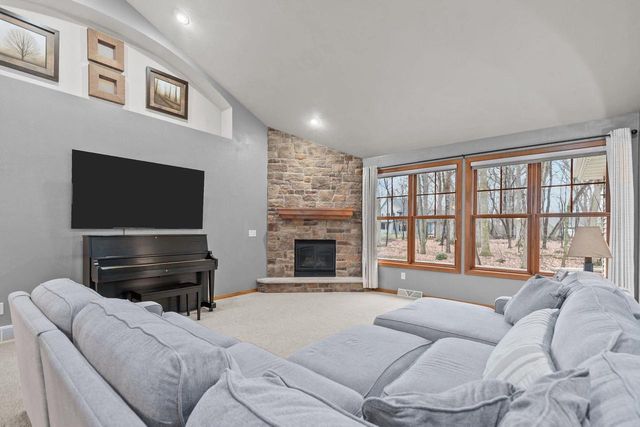 4231 WESTVIEW LANE, Oshkosh, WI 54904