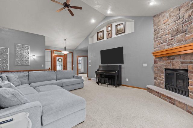 4231 WESTVIEW LANE, Oshkosh, WI 54904