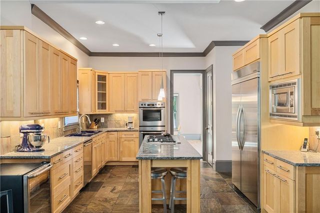 33 Cliftwood Drive, Atlanta, GA 30328
