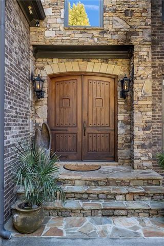 33 Cliftwood Drive, Atlanta, GA 30328