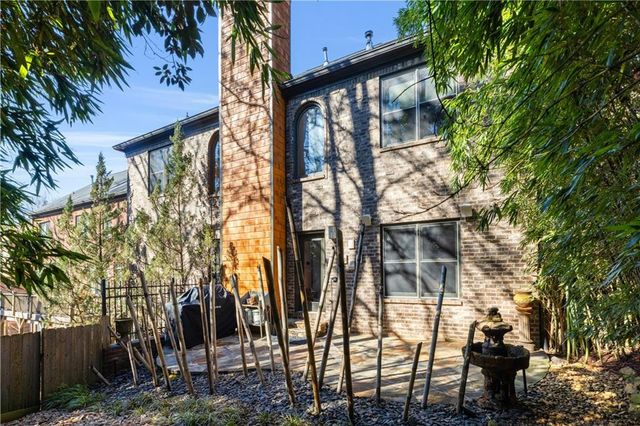 33 Cliftwood Drive, Atlanta, GA 30328