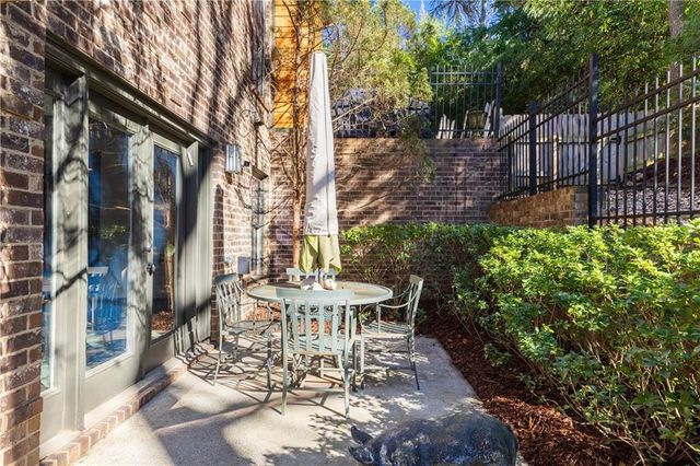 33 Cliftwood Drive, Atlanta, GA 30328