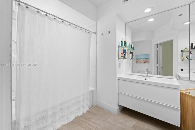 3245 NE 184th Street 13402, Aventura, FL 33160